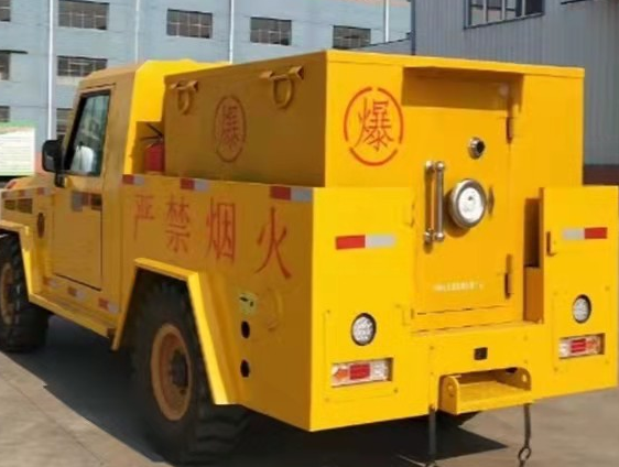 桐城凯龙爆破器材运输车：保障爆破任务的安全运行